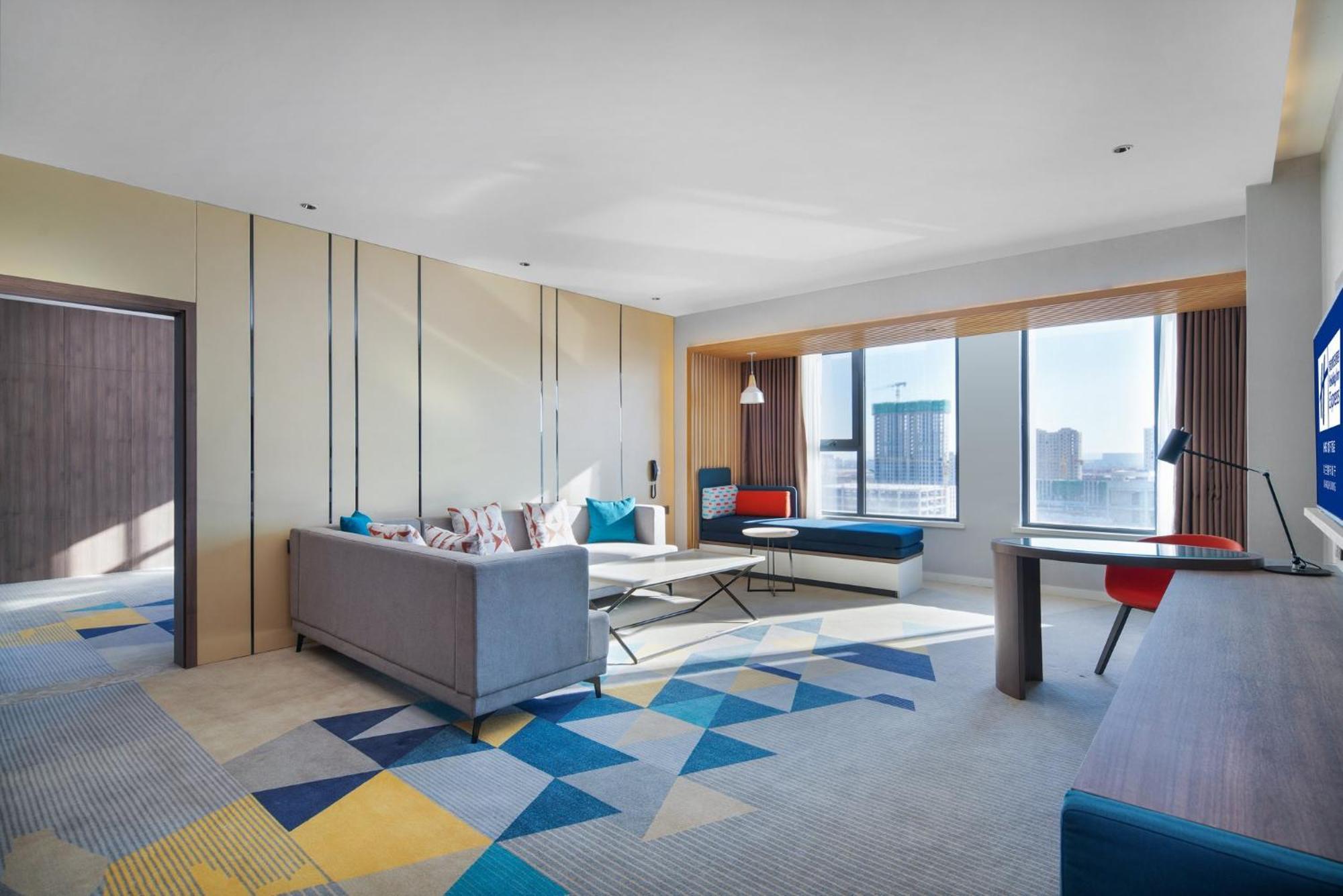 Holiday Inn Express Ulanqab Jining By Ihg Exterior photo